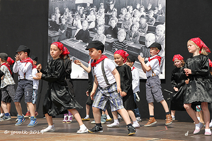 Schoolfeest in het teken van 75 jaar Vrije Basisschool Lutselus Schoolfeest in het teken van 75 jaar Vrije Basisschool Lutselus
