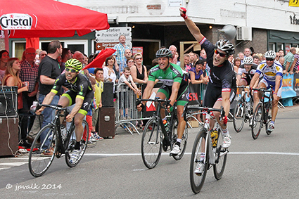 Kermiskoers ter nagedachtenis van clubgenoot Luc Wolfs