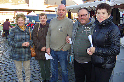 Witte Lintjes campagne op de markt Witte Lintjes campagne op de markt