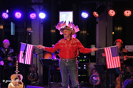 Cowboy Carry op zoek naar zijn ware aard Cowboy Carry op zoek naar zijn ware aard