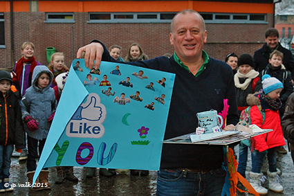 Schooldirecteur overstelpt met complimentjes Schooldirecteur overstelpt met complimentjes