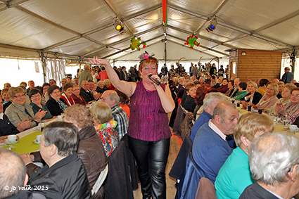 Senioren sluiten carnaval af met volle tent Senioren sluiten carnaval af met volle tent