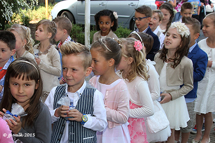 Hemelvaartdag is hoogdag voor eerste communicantjes Hemelvaartdag is hoogdag voor eerste communicantjes
