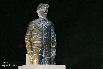 Uw mening over een nieuw mijnwerkersbeeld