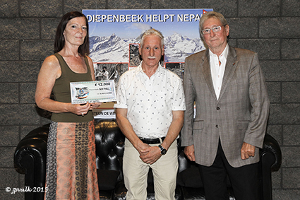Kunstveiling sluit actie “ Diepenbeek helpt Nepal “ succesvol af Kunstveiling sluit actie “ Diepenbeek helpt Nepal “ succesvol af