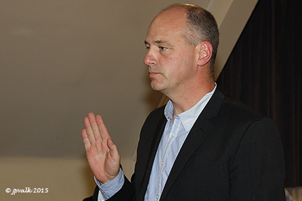 Stijn Machiels legt eed af als gemeenteraadslid