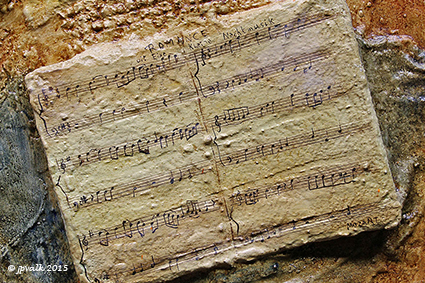 Jean Ramon schenkt kunstwerk aan ‘Ga voor muziek ,woord en dans’