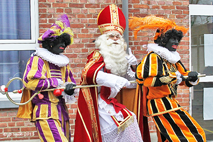 Sint bouwt een feestje in Rooierheide