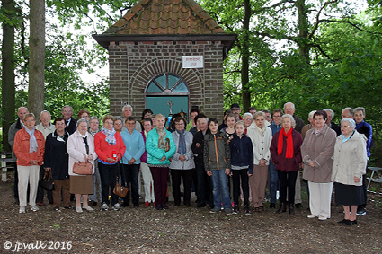 Het kapelletje op De Dijken in een oase van groen