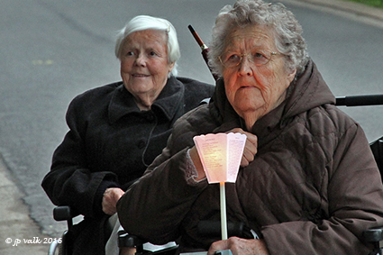 Kaarjesprocessie sluit Marianoveen af