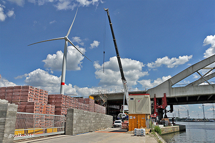 Verhogen brug van de N76 over het Albertkanaal