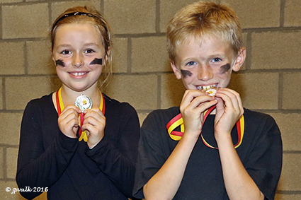 Circusartiesten spelen hun Diepenbeekse spelen