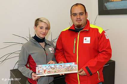 Burgemeester geeft start verkoop Rode Kruisstickers