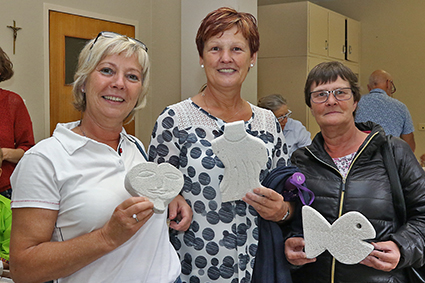 Jong en oud proeven van kunst in kasteel Deheusch.