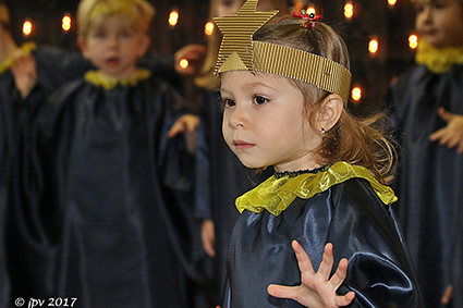 Kleuters Paleis nodigen grootouders uit op kerstspel