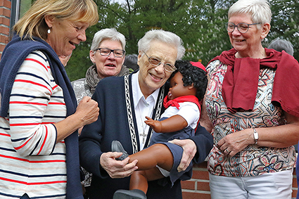 Roodkapjes danken Zuster Delphine