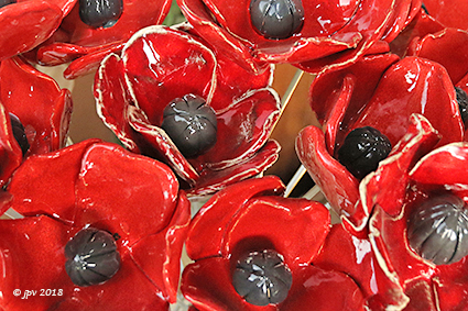 Klaprozen van keramiek