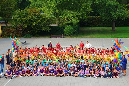 PAleiS start met een regenboog van kleuren