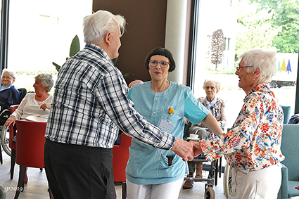 Feest voor de jarigen in WZC Ter Rooierheide