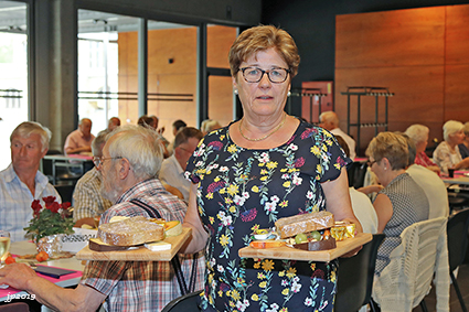 Diadiep serveert vlees-en kaasschotel