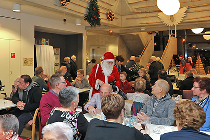 Kerstmarkt en kerstrozen bij WCZ De Visserij