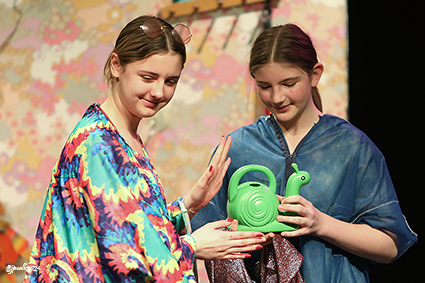 Jota Teen neemt het publiek mee op een bizarre reis