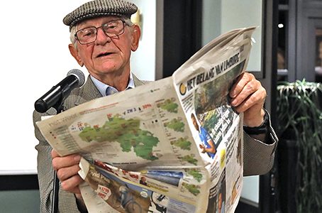 80-Jarigen Diepenbeek genieten van hun feest. 80-Jarigen Diepenbeek genieten van hun feest.